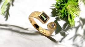 ANILLO TURMALINA BICOLOR RECTANGULAR BRILLANTE ORO