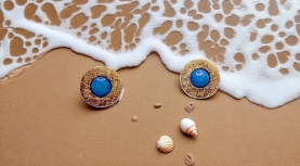 MEDIUM BLUE ROUND OPAL EARRINGS IN SILVER AND GOLD