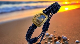 BLUE PURPLE AUSTRALIAN BOULDER OPAL DARK BLUE MACRAME BRACELET IN SILVER AND GOLD
