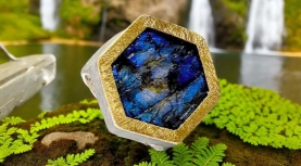 HEXAGONAL ROUGH LABRADORITE RING IN SILVER AND GOLD